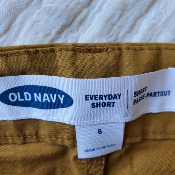 Old Navy Shorts - Picture 2 of 2